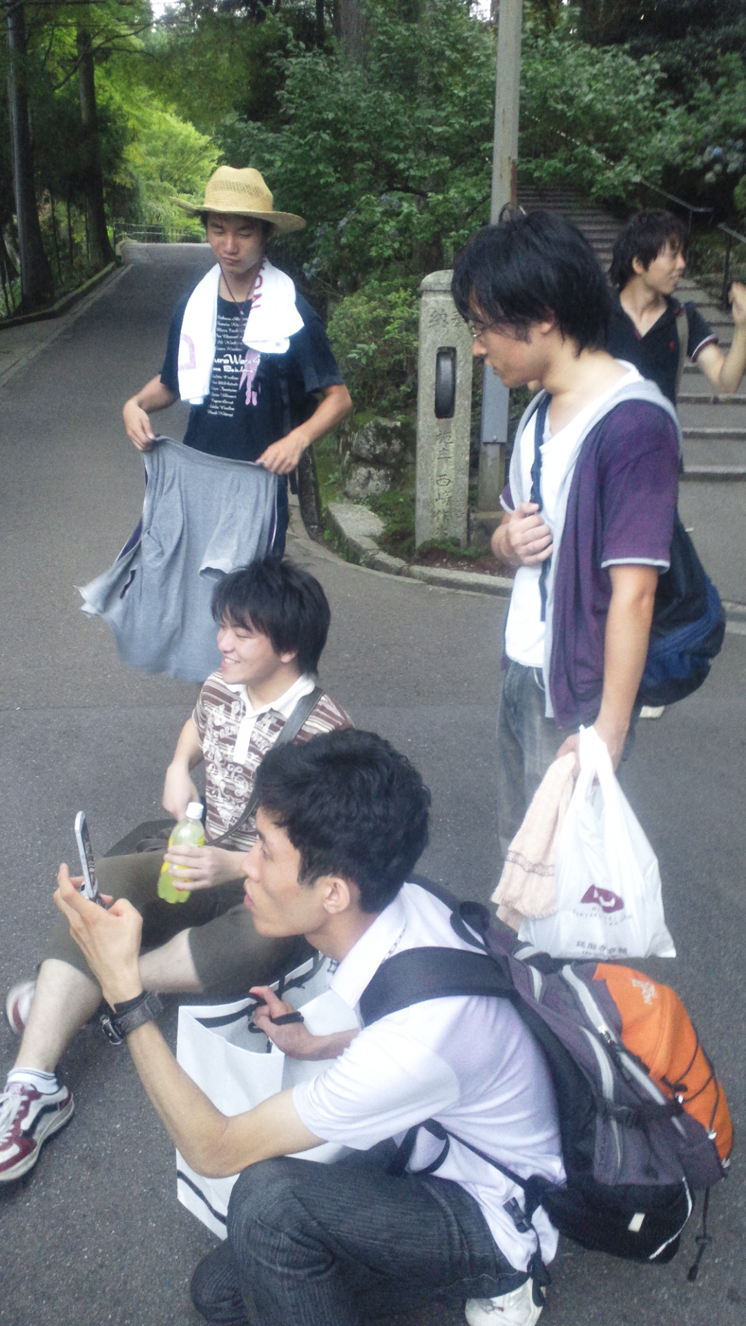 201108081814000
